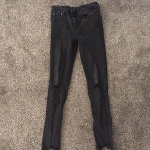 Selling black skinny jeans! Brand wild fable,  colour black, size 00.